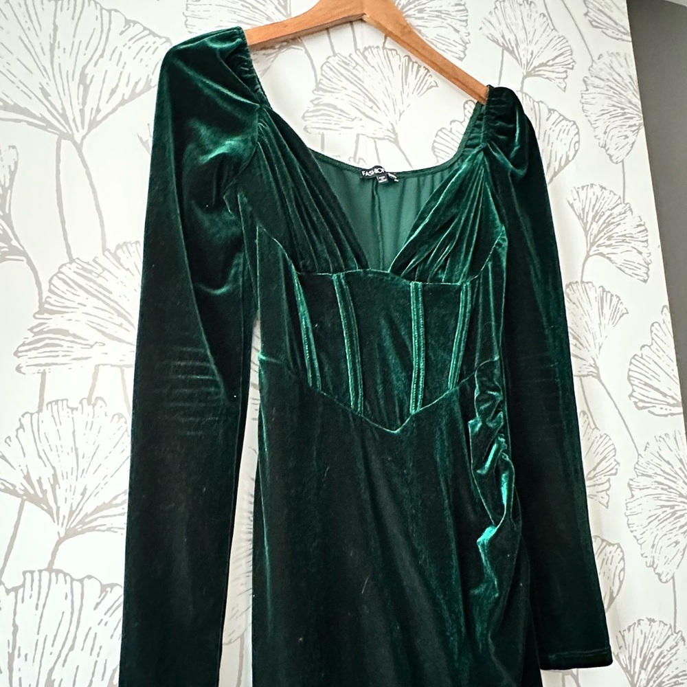 Fashion Nova Emerald Velvet Long Sleeve Dress